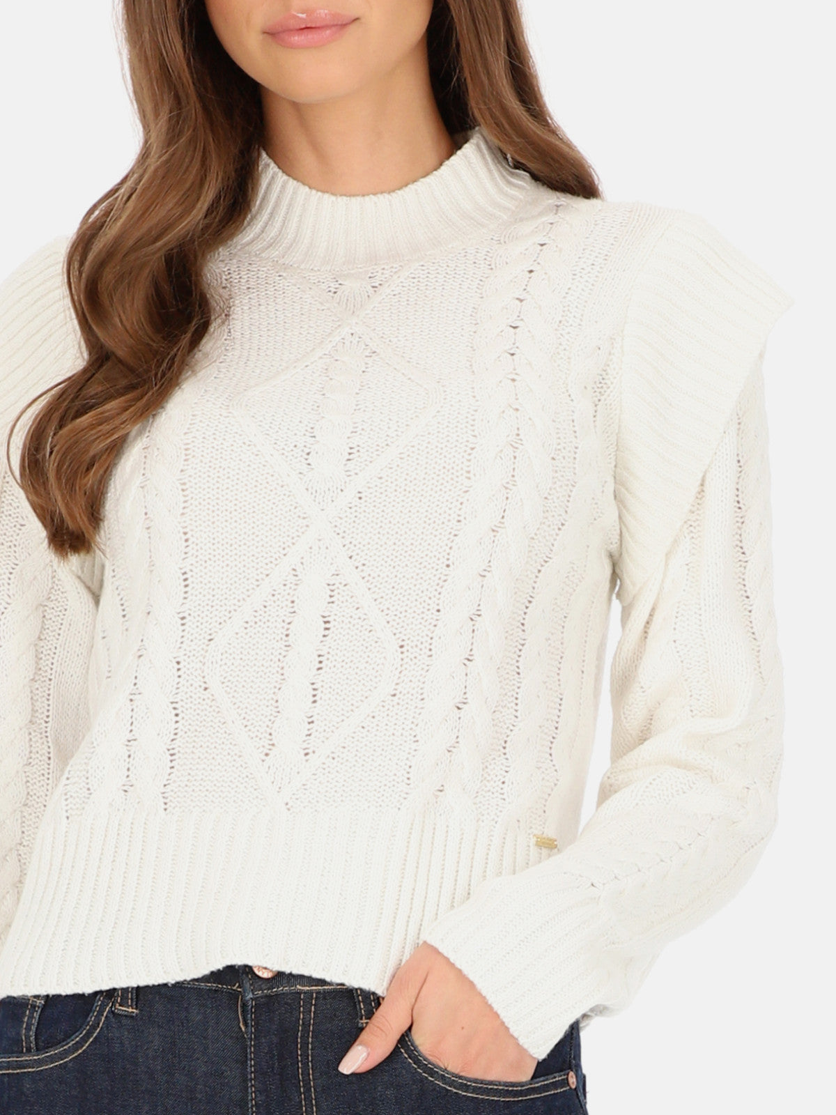 Miękki sweter z falbanką na ramionach Eye For Fashion Karola