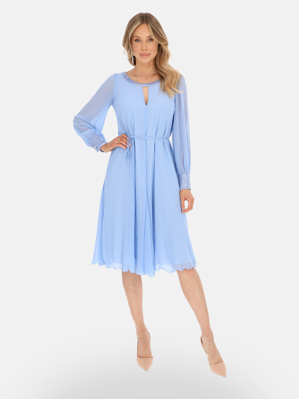 Elegancka błękitna zwiewna sukienka z połyskującą lamówką midi Kamelia