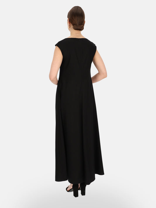 Czarna lniana sukienka maxi z ozdobnym strzępieniem Eye For Fashion