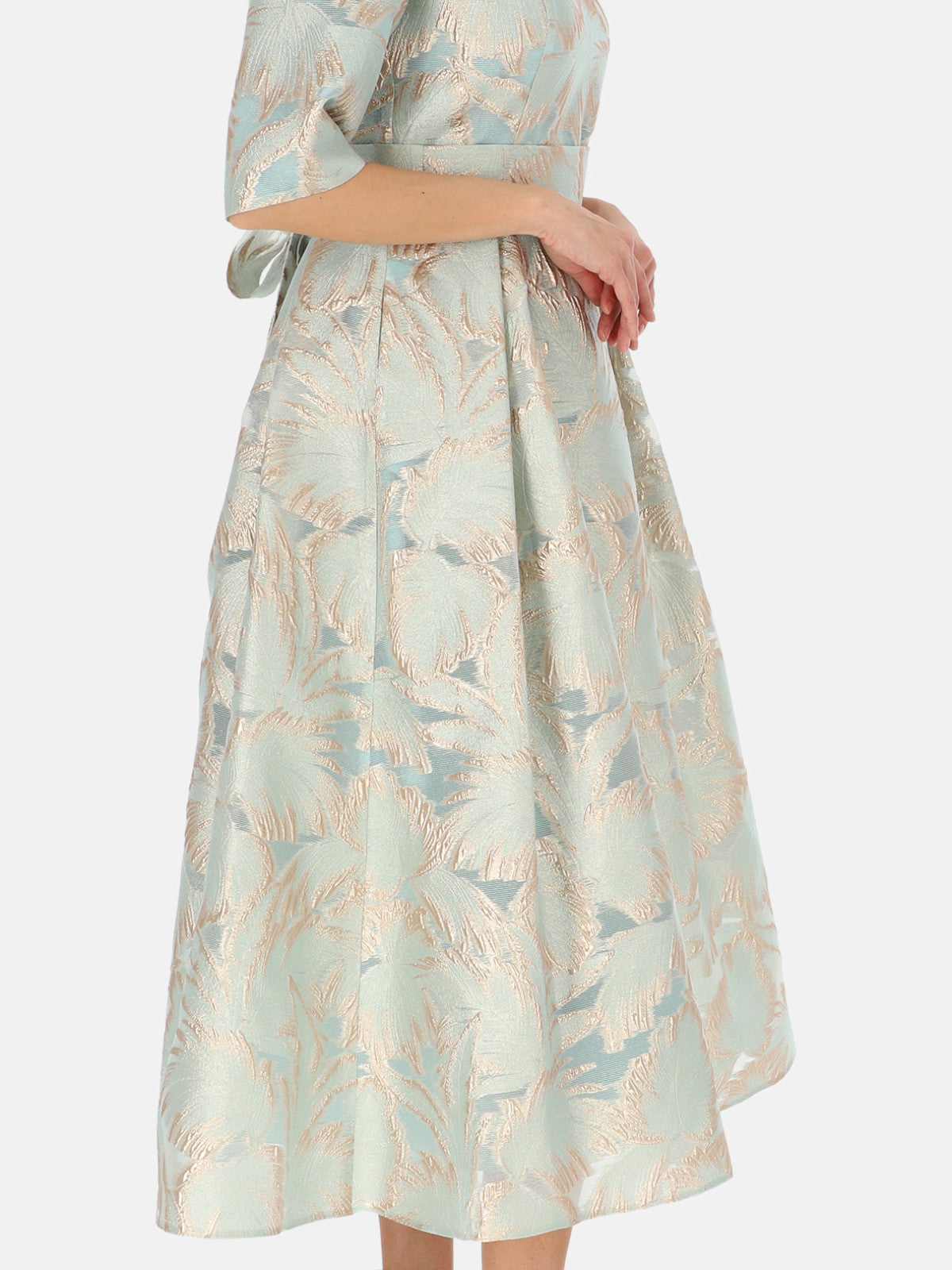 Miętowa elegancka sukienka midi w kwiaty L'AF Bet