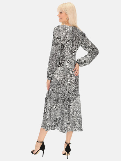 Czarno-biała sukienka midi ze wzorem w panterkę Eye For Fashion Emi