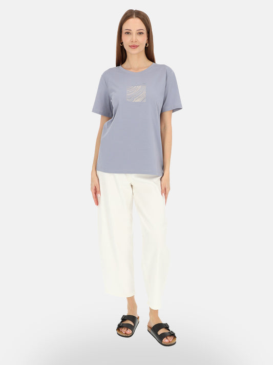 Świeży błękitny bawełniany t-shirt z subtelnym nadrukiem Lubina