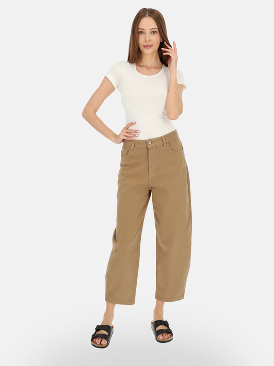 Miejskie karmelowe jeansowe spodnie slouchy wysoki stan luźna nogawka Więcesława