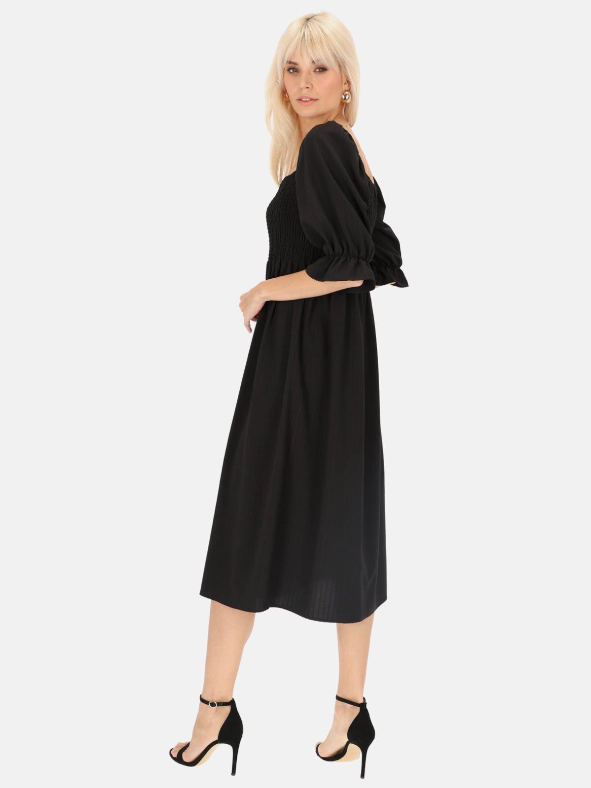 Czarna sukienka midi z elastycznym marszczeniem Eye For Fashion Narina