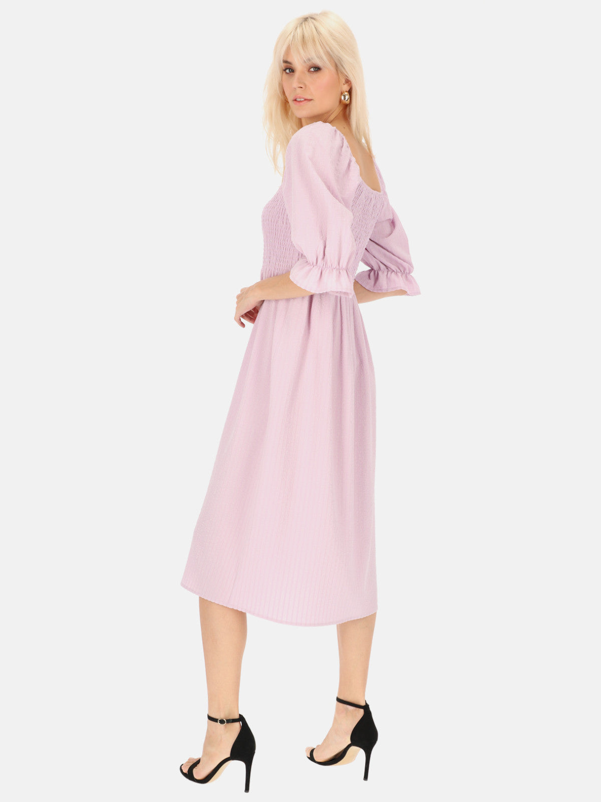 Różowa sukienka midi z elastycznym marszczeniem Eye For Fashion Narina