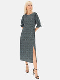 Zwiewna czarna sukienka maxi w niebieskie kwiaty boho Nevia
