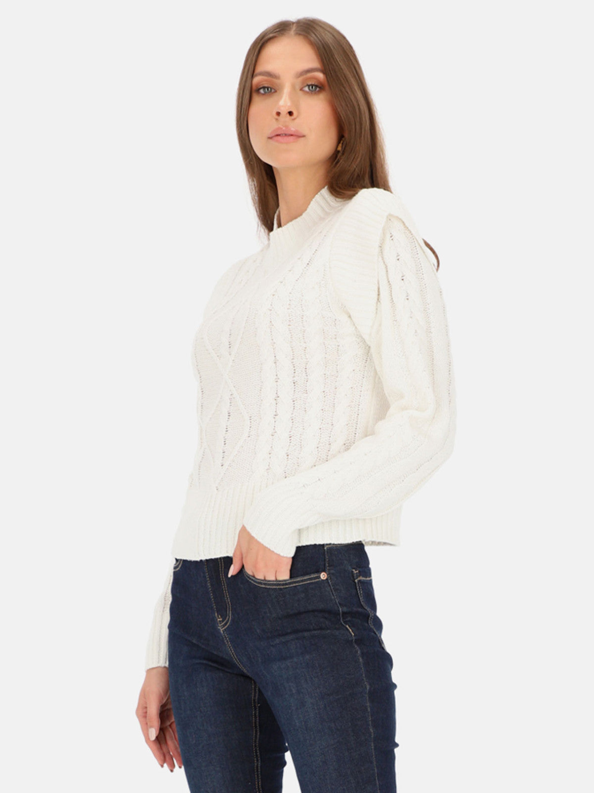 Miękki sweter z falbanką na ramionach Eye For Fashion Karola