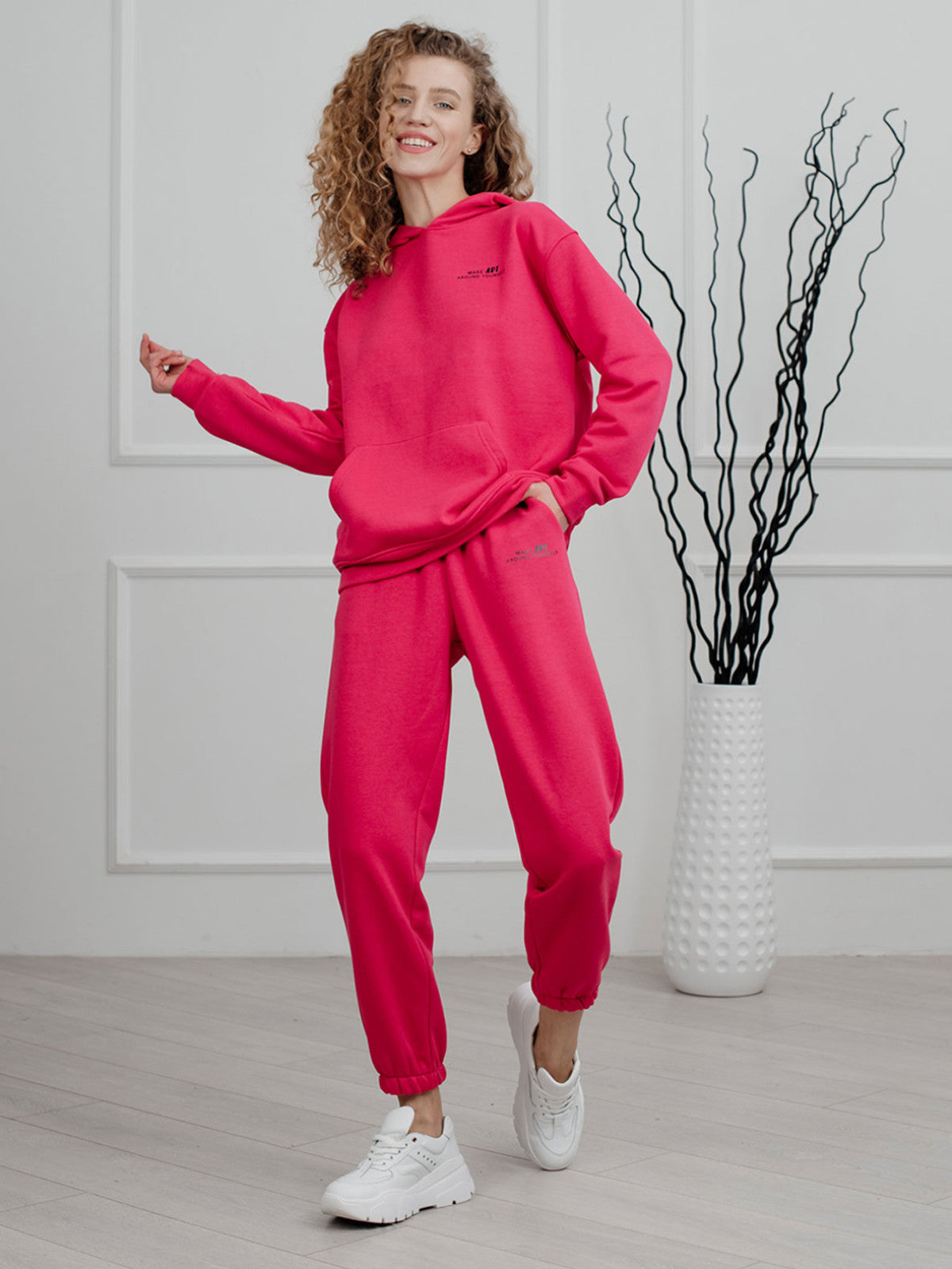 Bluza z kapturem i kieszenią kangurką Azuri