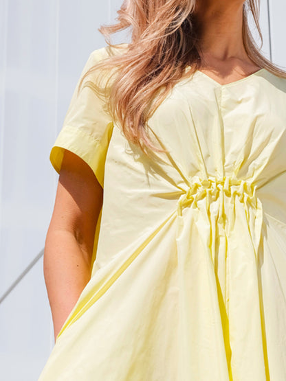 Żółta letnia sukienka maxi z marszczeniem w talii EyeForFashion
