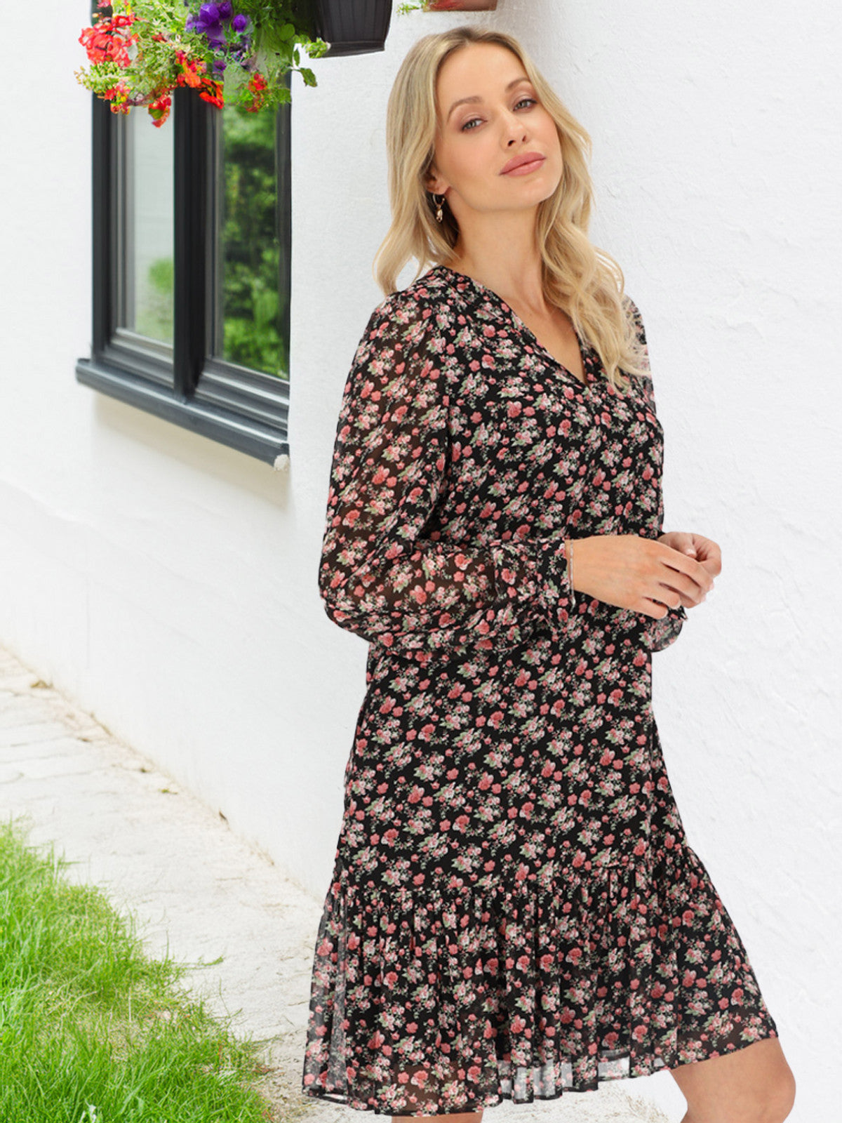 Romantyczna sukienka midi w kwiaty z falbanką L’AF Darsi