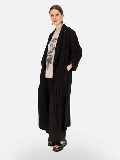 Czarny lniany płaszcz damski maxi z paskiem Eye For Fashion