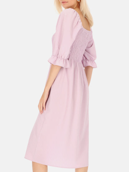 Różowa sukienka midi z elastycznym marszczeniem Eye For Fashion Narina