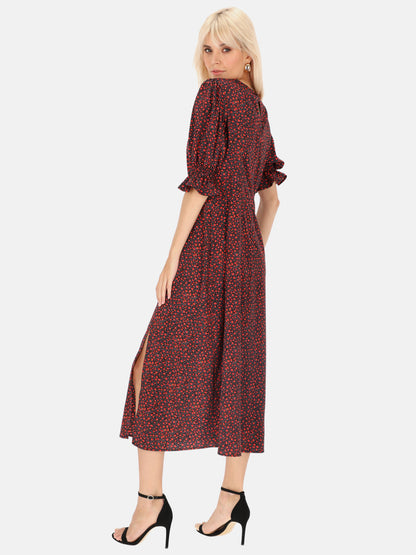 Czarna sukienka midi w czerwone kwiatuszki Eye For Fashion Abbi