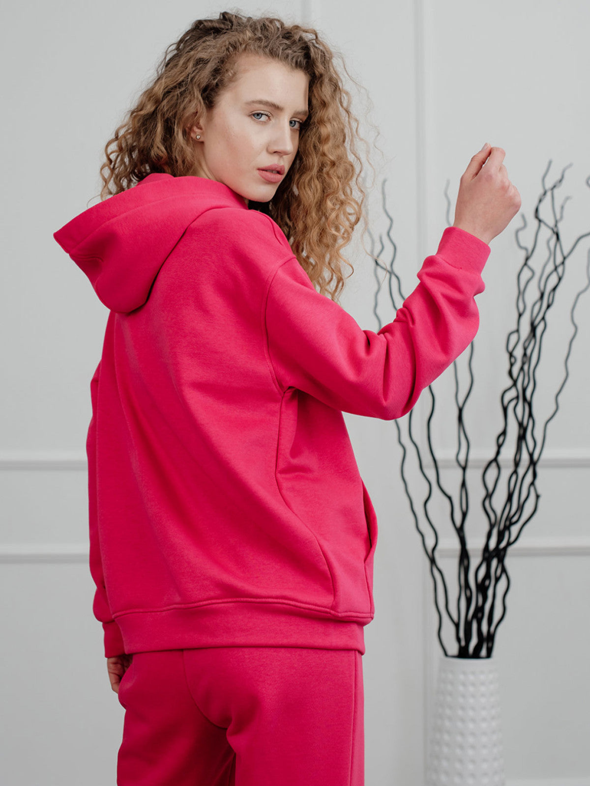 Bluza z kapturem i kieszenią kangurką Azuri