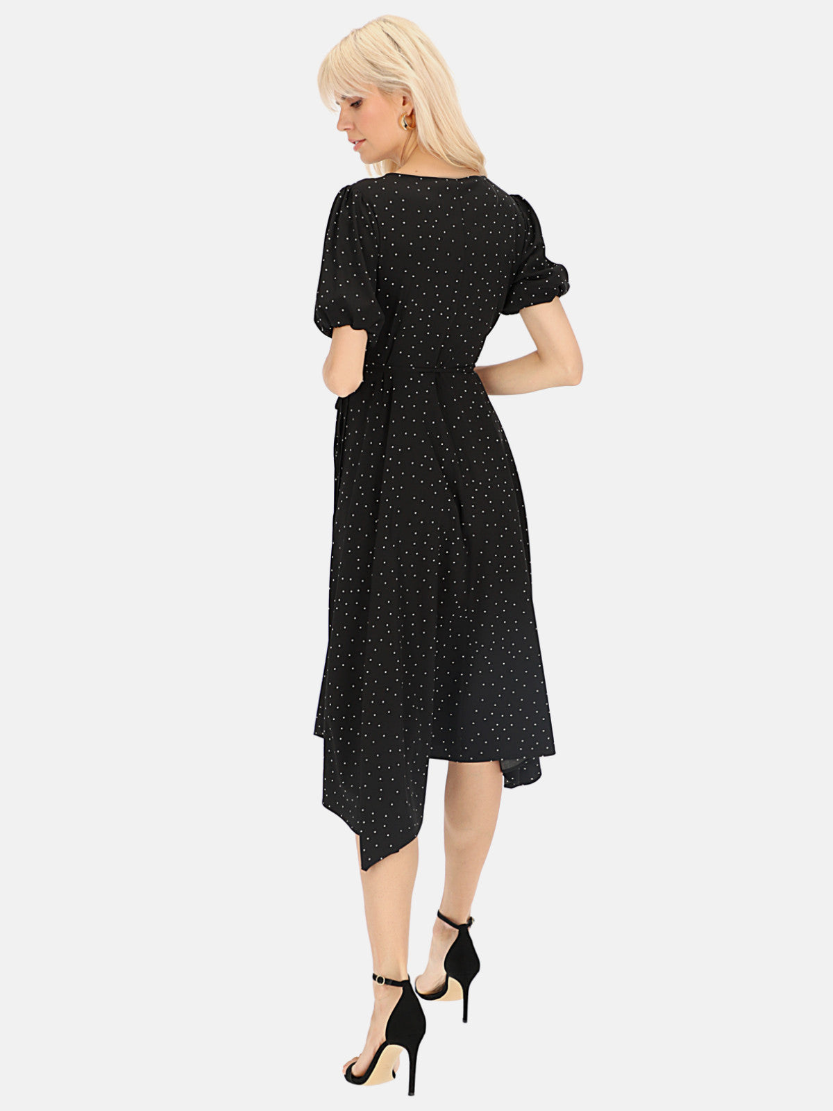 Czarna sukienka w kropki z bufiastymi rękawami Eye For Fashion Amora