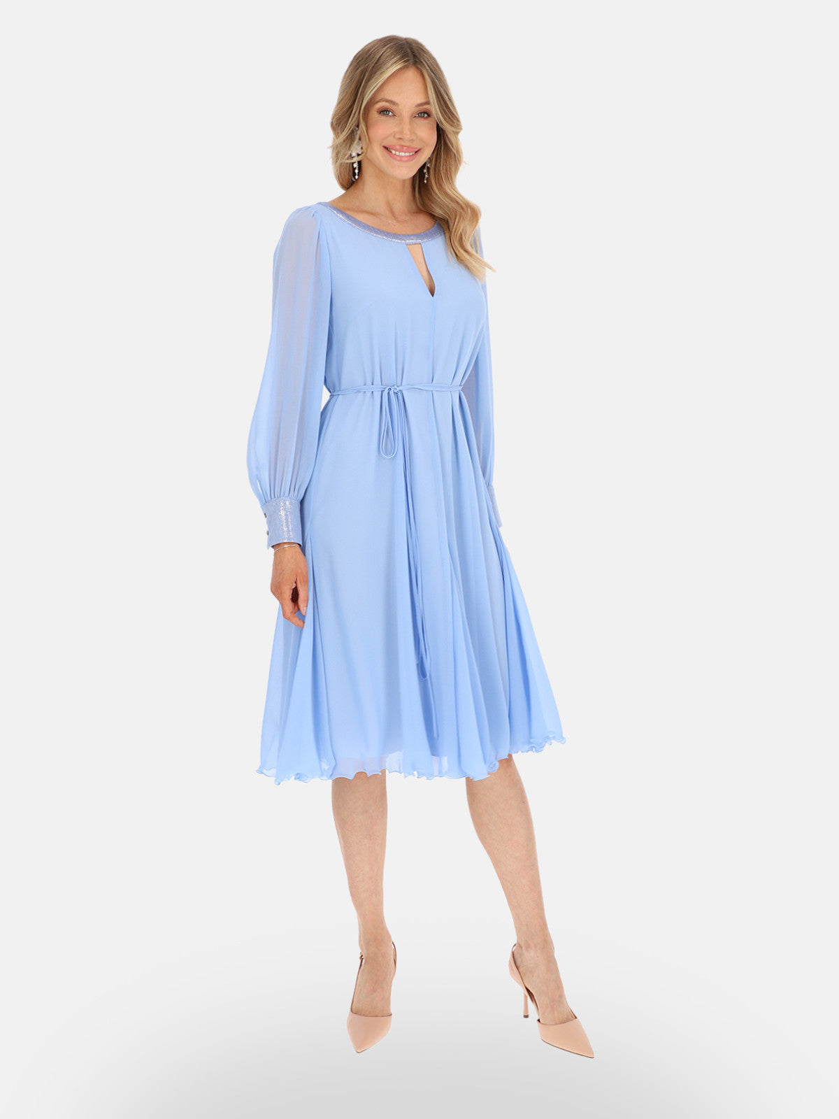 Elegancka błękitna zwiewna sukienka z połyskującą lamówką midi Kamelia