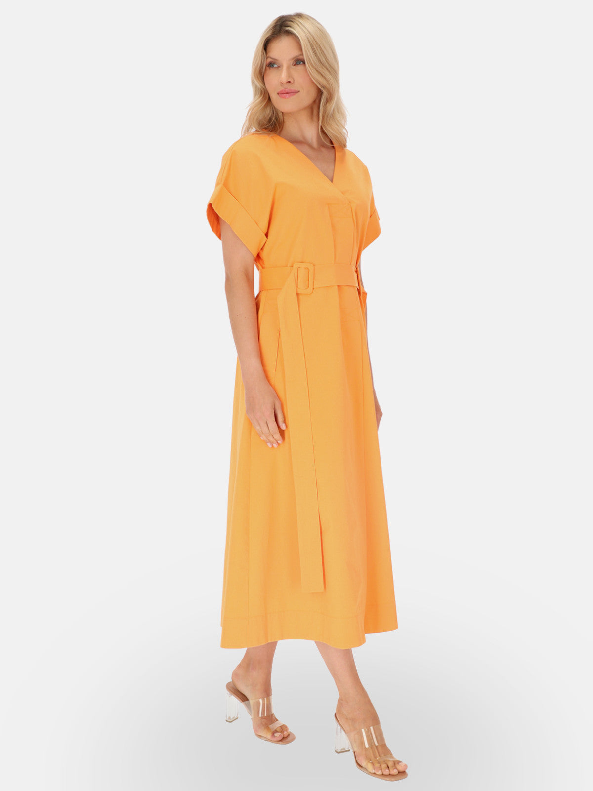 Żólta sukienka midi z paskiem w talii Eye For Fashion