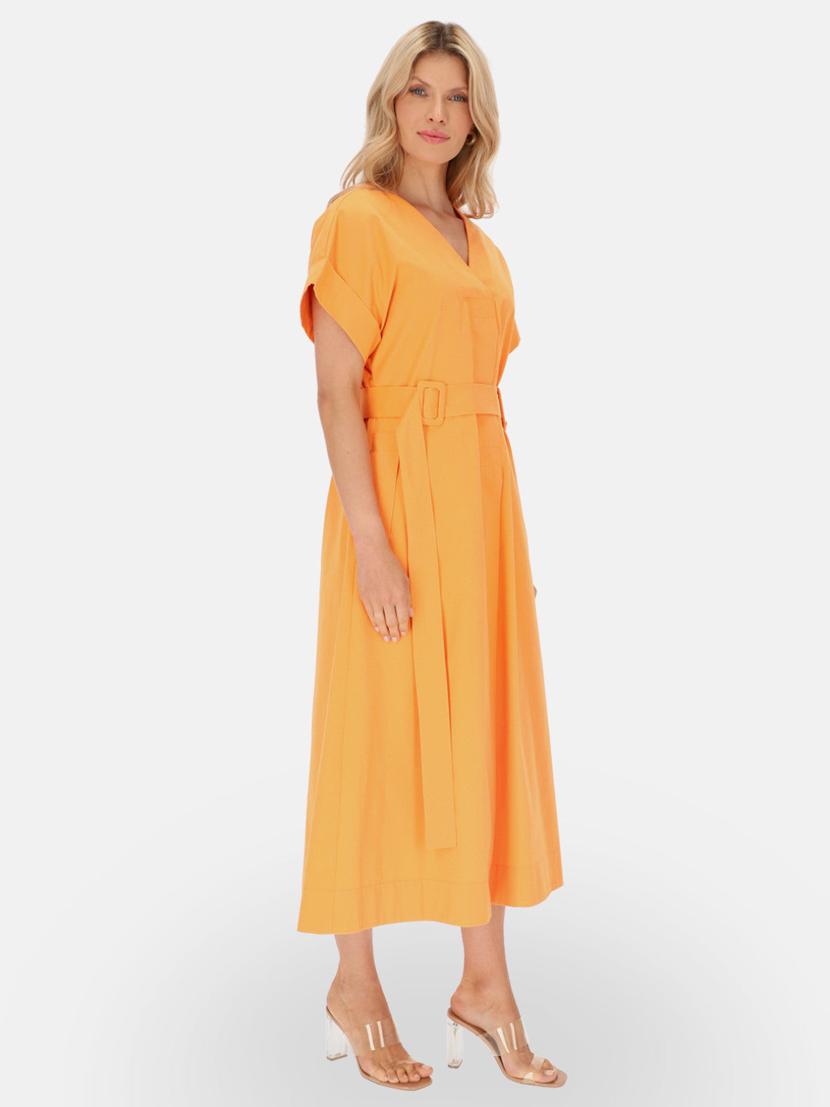 Żólta sukienka midi z paskiem w talii Eye For Fashion