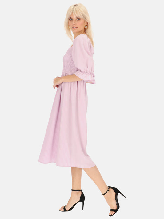 Różowa sukienka midi z elastycznym marszczeniem Eye For Fashion Narina